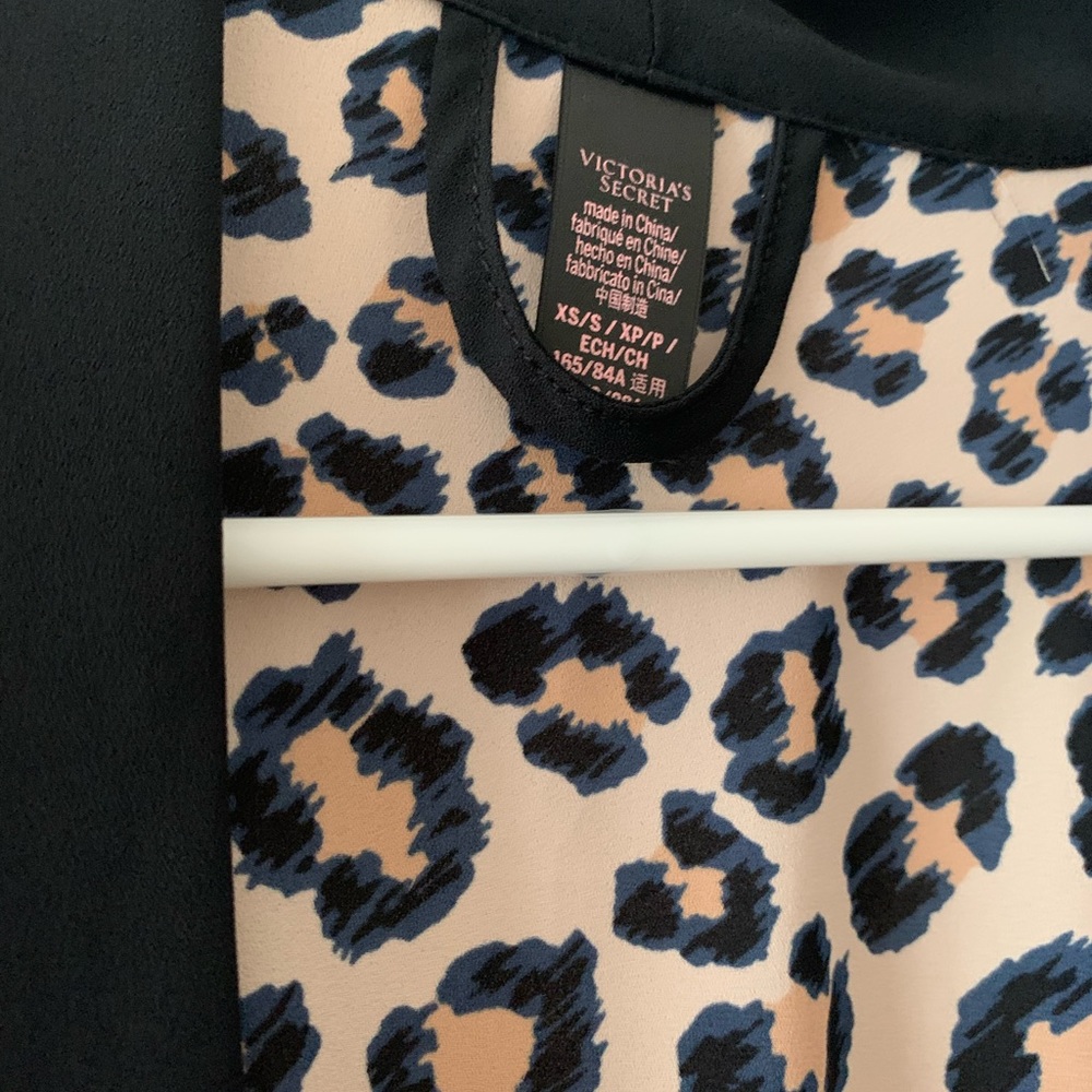 Victoria’s Secret Robe - Picture 3 of 5